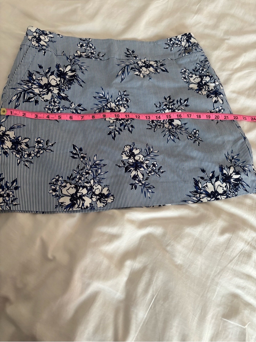 S.C. & Co. Blue and White Floral Print Skort Tummy Control - Picture 6 of 9
